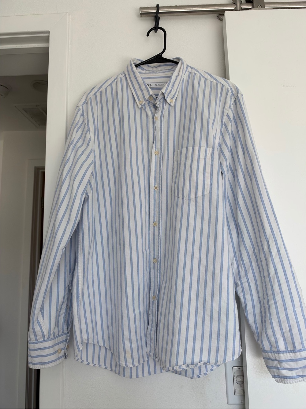ZARA Men’s Classic Light Blue & White Stripe Button-Down Shirt - SIZE L